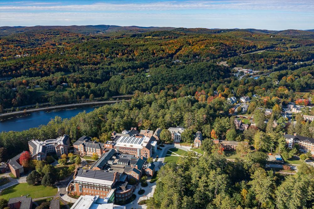https://exec.tuck.dartmouth.edu/images/tuck-campus-scenic2_1400_933.jpg