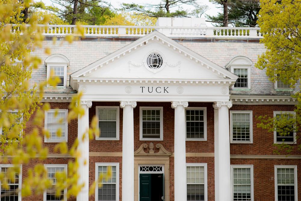 https://exec.tuck.dartmouth.edu/images/tuck-hall-spring.jpg